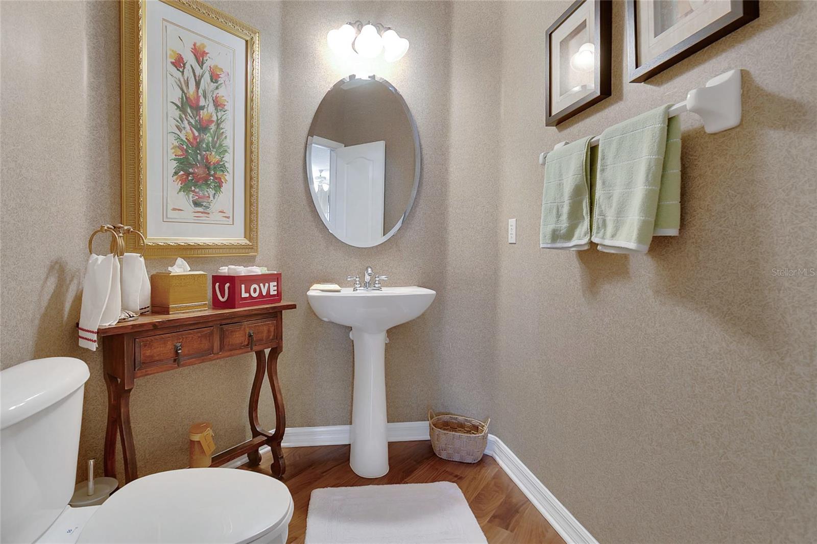 LAKES WINDERMERE PH 01 49 108 - Residential