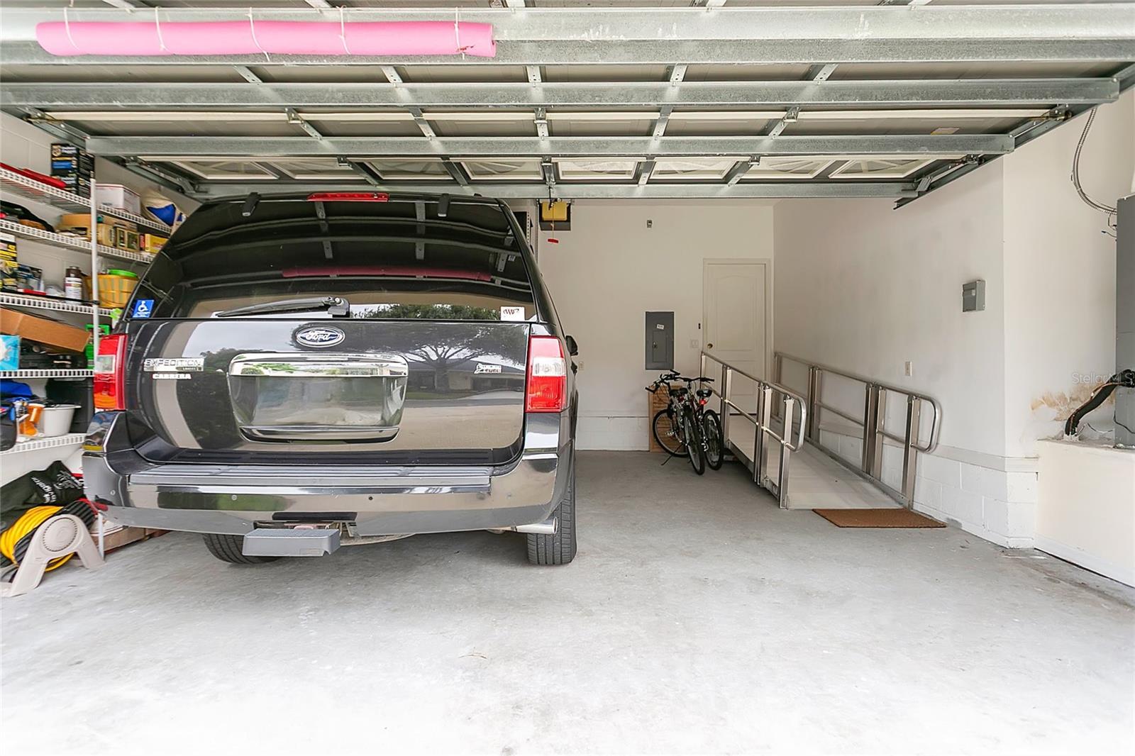 LAKES WINDERMERE PH 01 49 108 - Residential