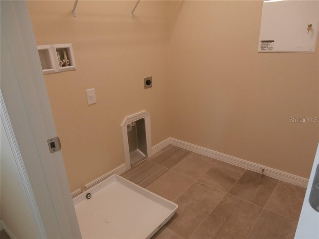 RANDAL PARK PH 4 - Residential Lease