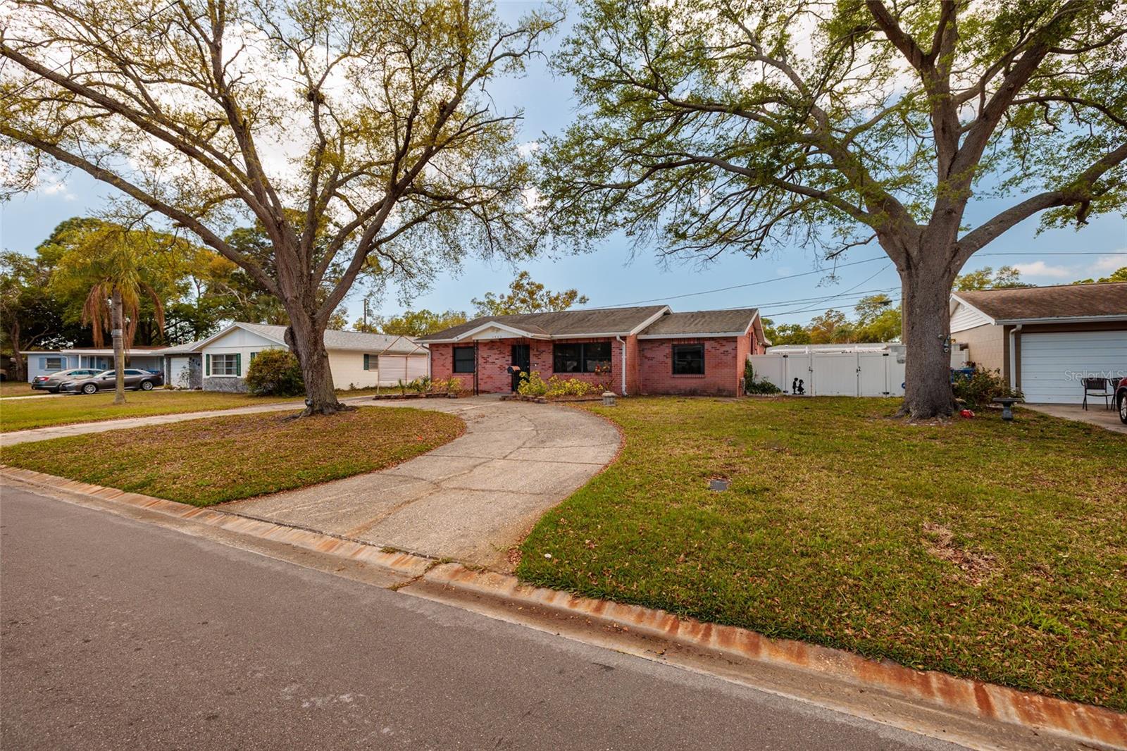 MEADOW LAWN 13TH ADD - Residential