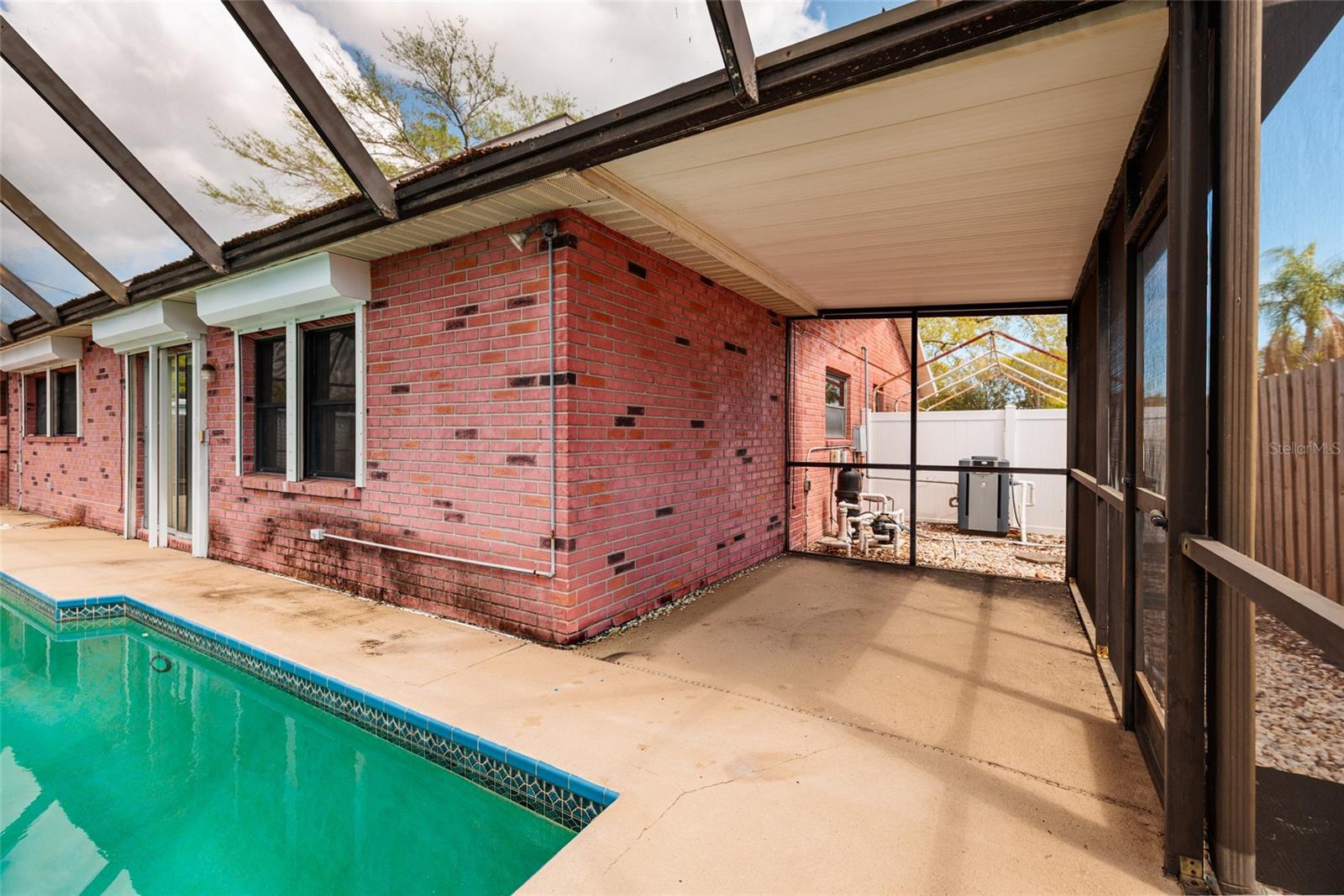 MEADOW LAWN 13TH ADD - Residential