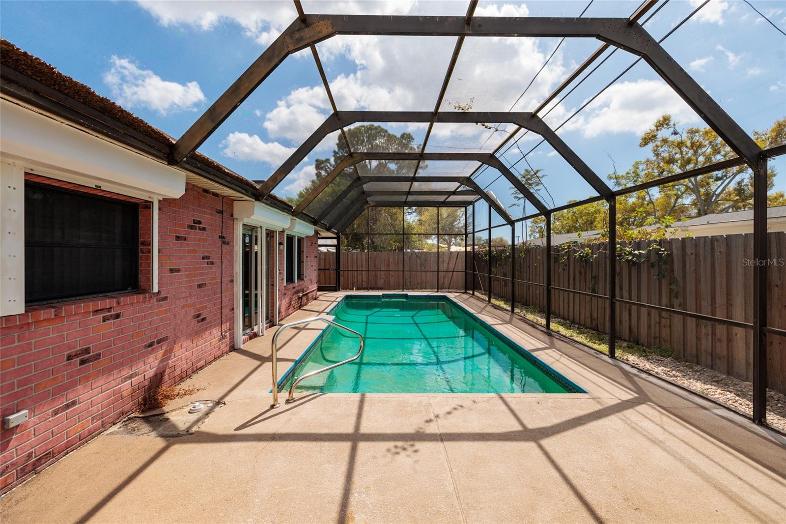 MEADOW LAWN 13TH ADD - Residential