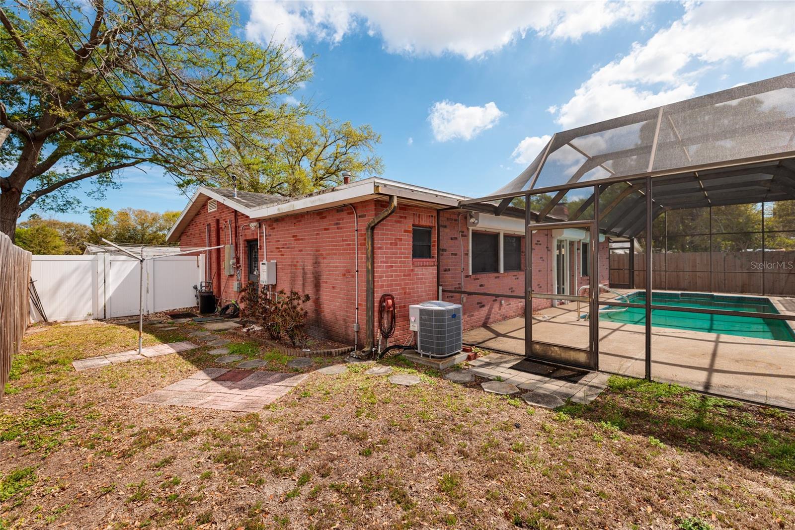 MEADOW LAWN 13TH ADD - Residential