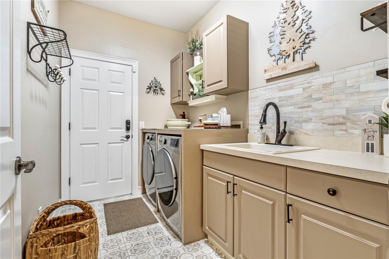 VICTORIA PARK SOUTHWEST INCREMENT - Residential