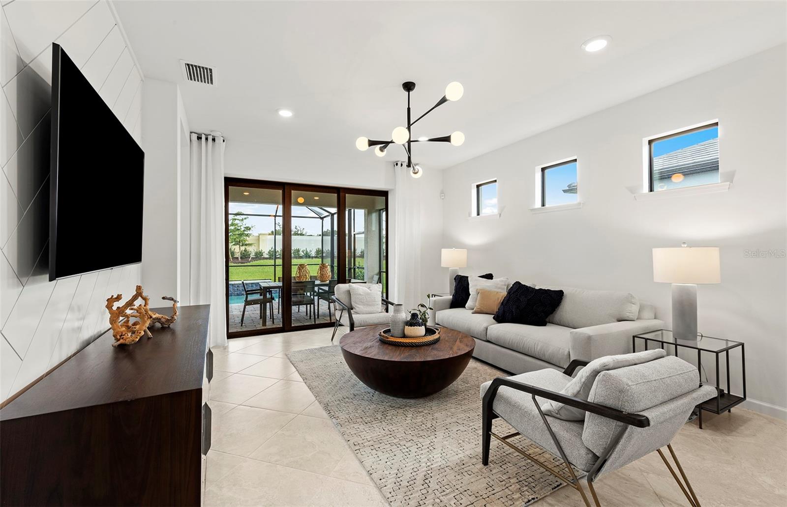 ARBOR OAKS AT THE WOODLANDS - Residential