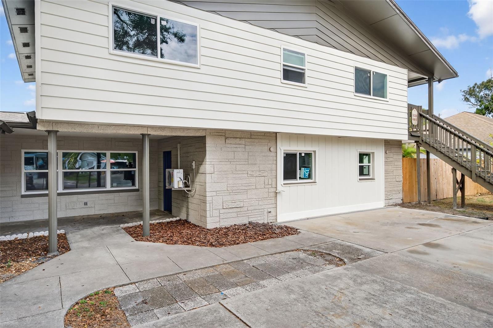 PINE LAKE PARK - Residential Lease