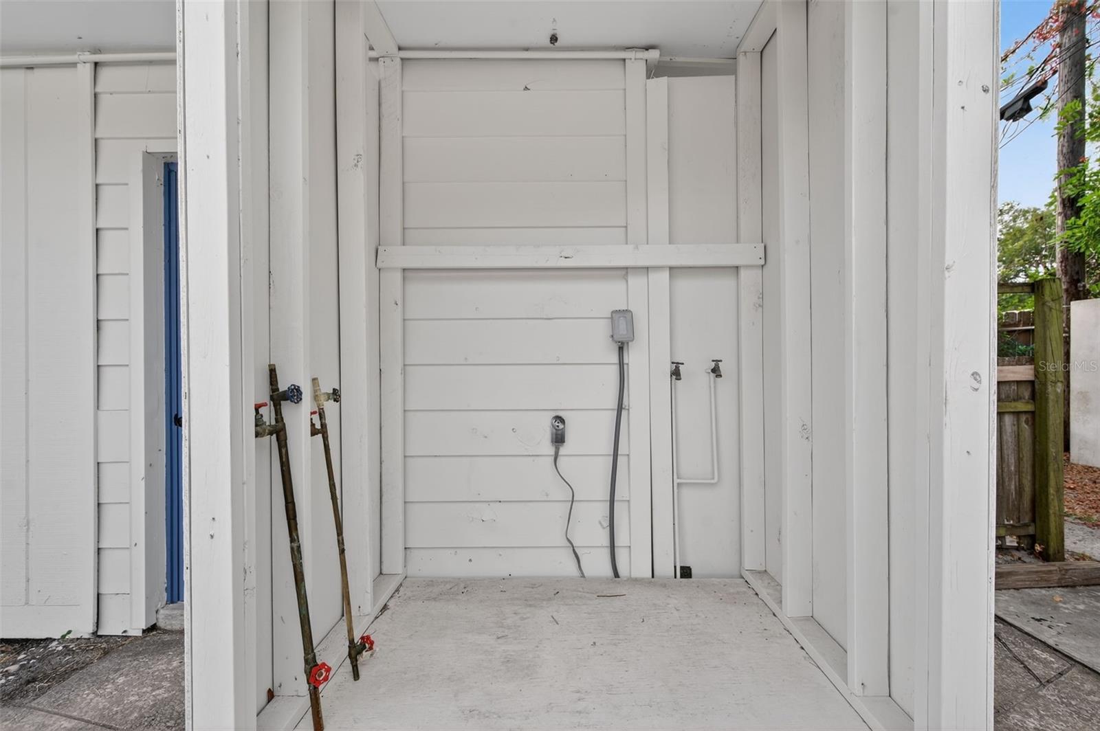 PINE LAKE PARK - Residential Lease