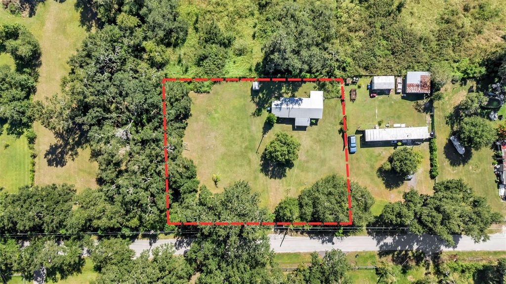 Photo of 12941 Simpson Road, Dover, FL 33527 (MLS # L4956650)