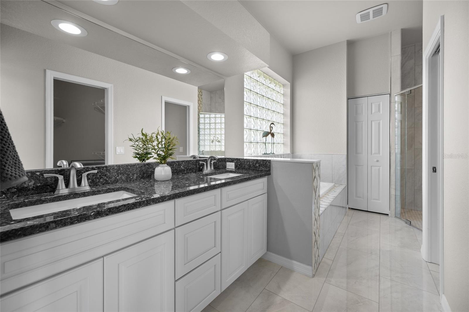 GROVE CITY SHORES - Residential