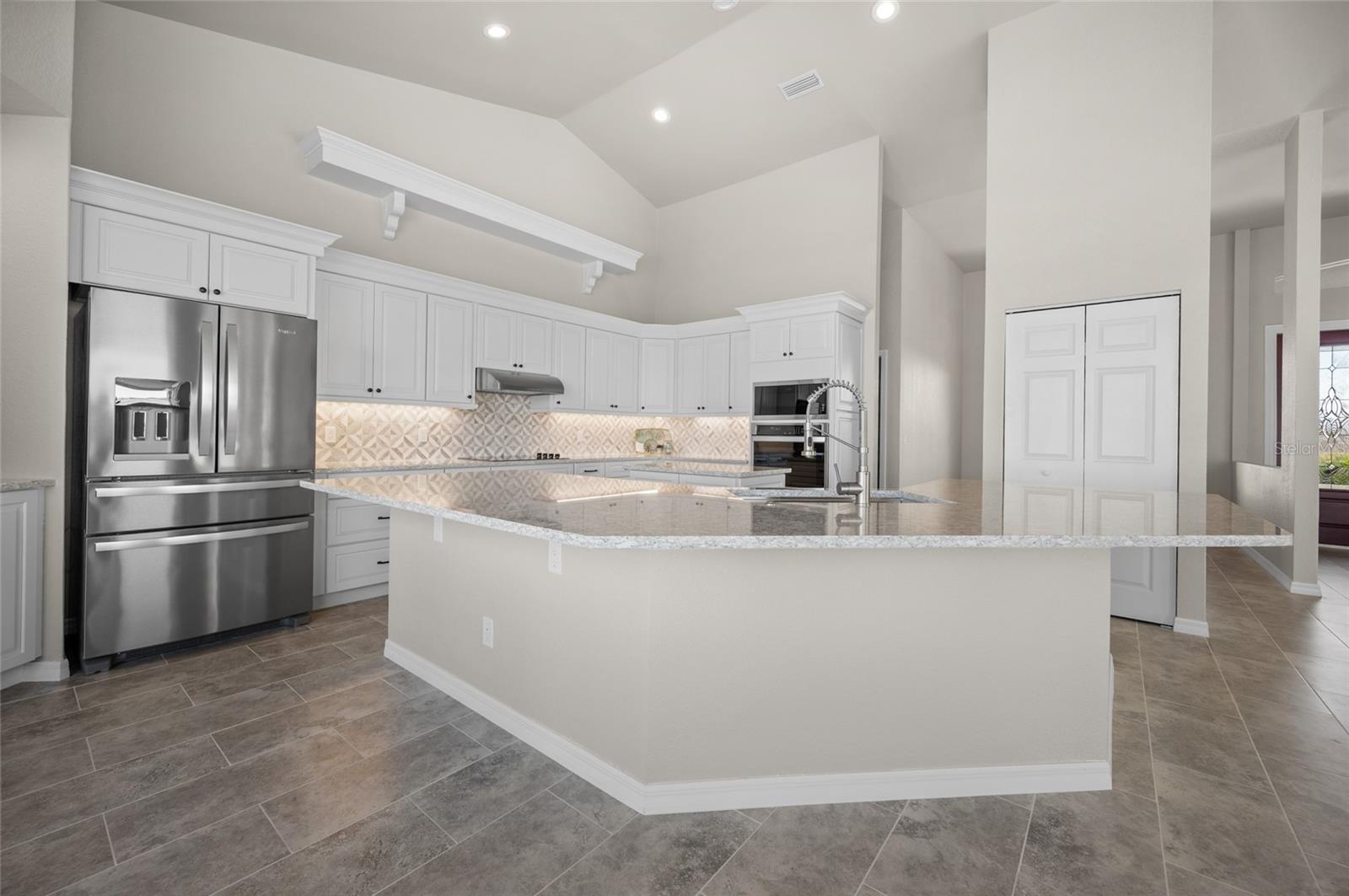 GROVE CITY SHORES - Residential