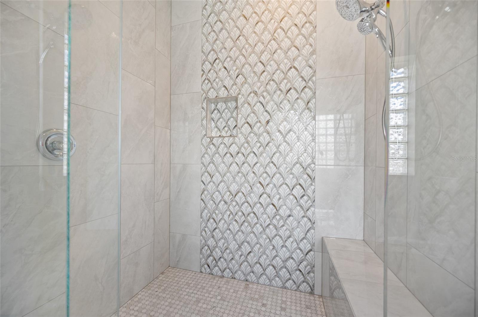 GROVE CITY SHORES - Residential