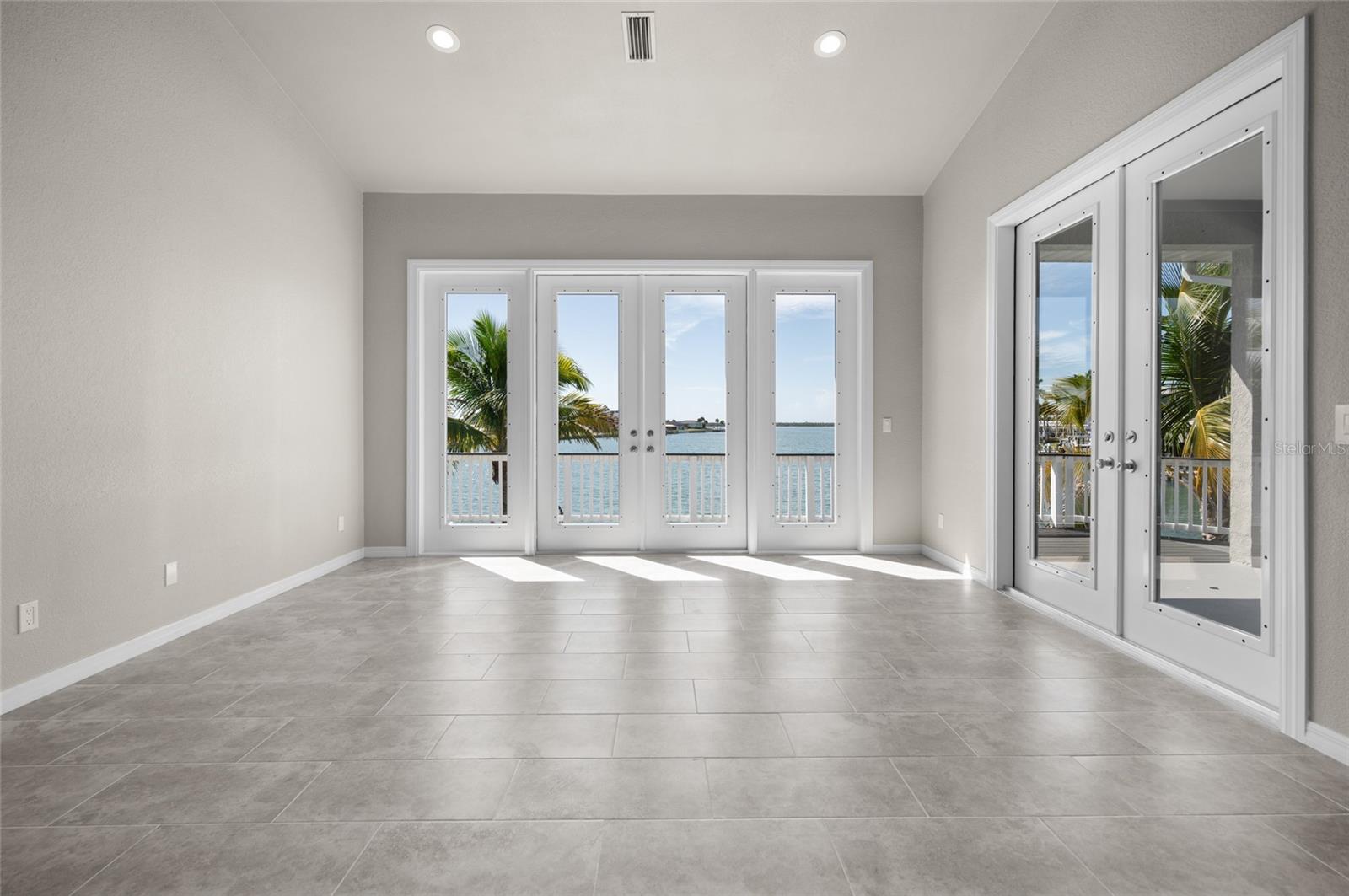 GROVE CITY SHORES - Residential