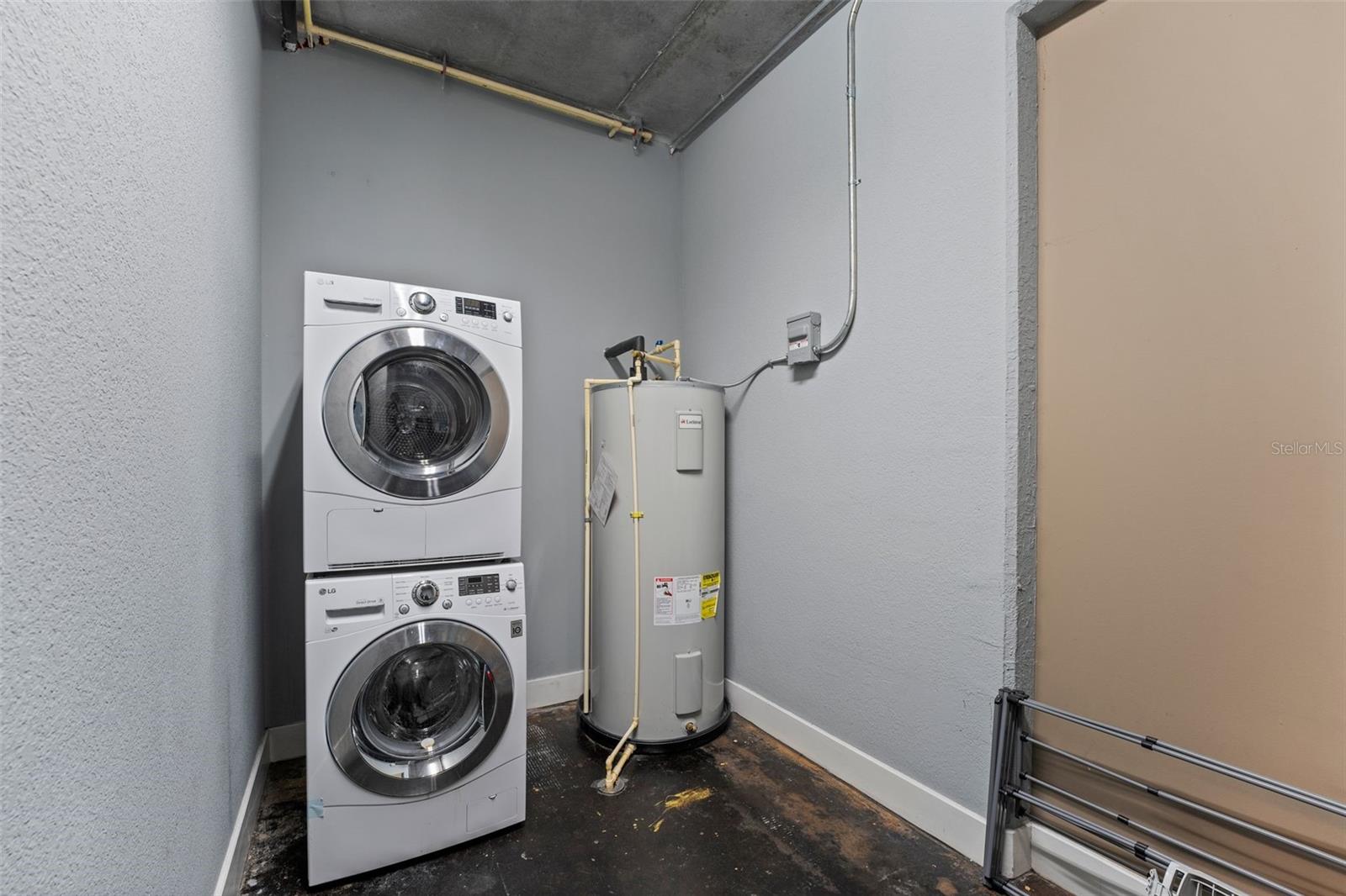 VUE AT LAKE EOLA - Residential Lease