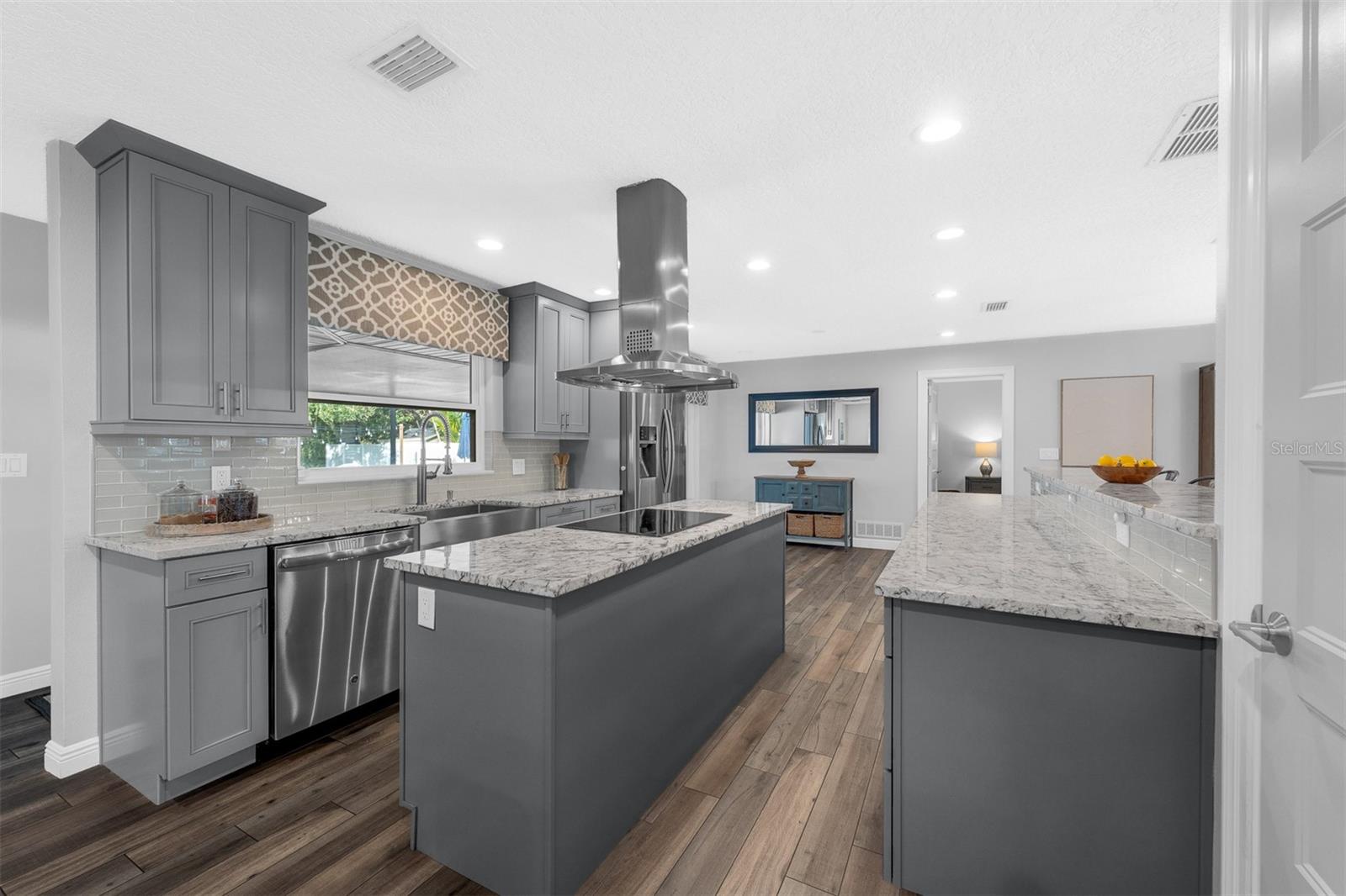 MERCERDEES GROVE - Residential