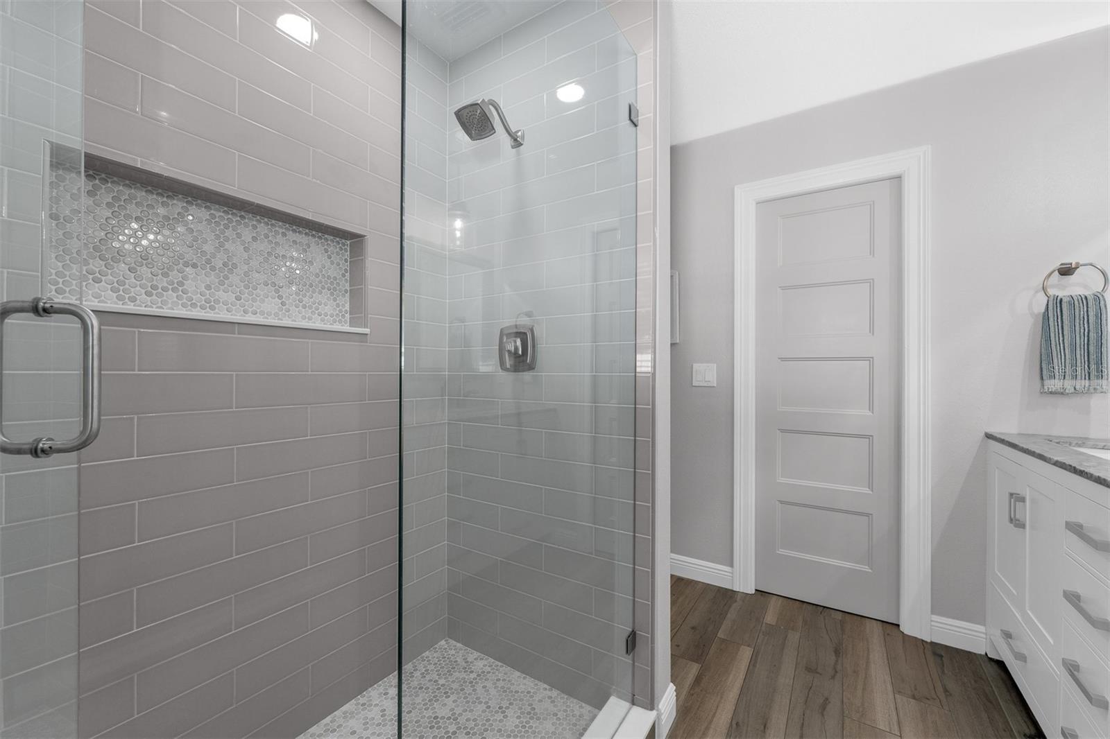 MERCERDEES GROVE - Residential