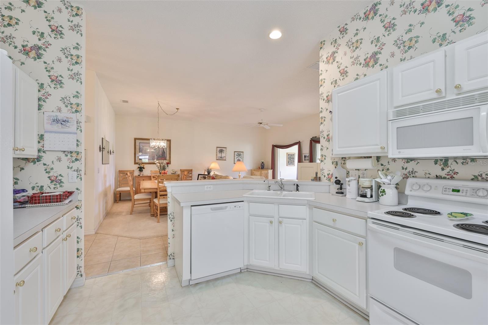 BROOKFIELD CONDO - Residential