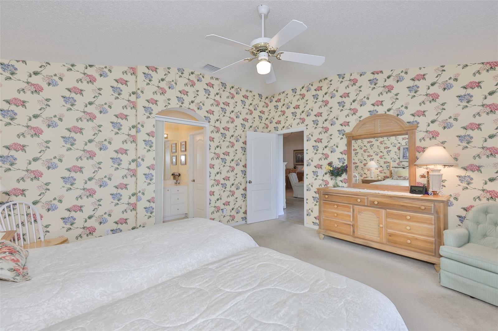 BROOKFIELD CONDO - Residential