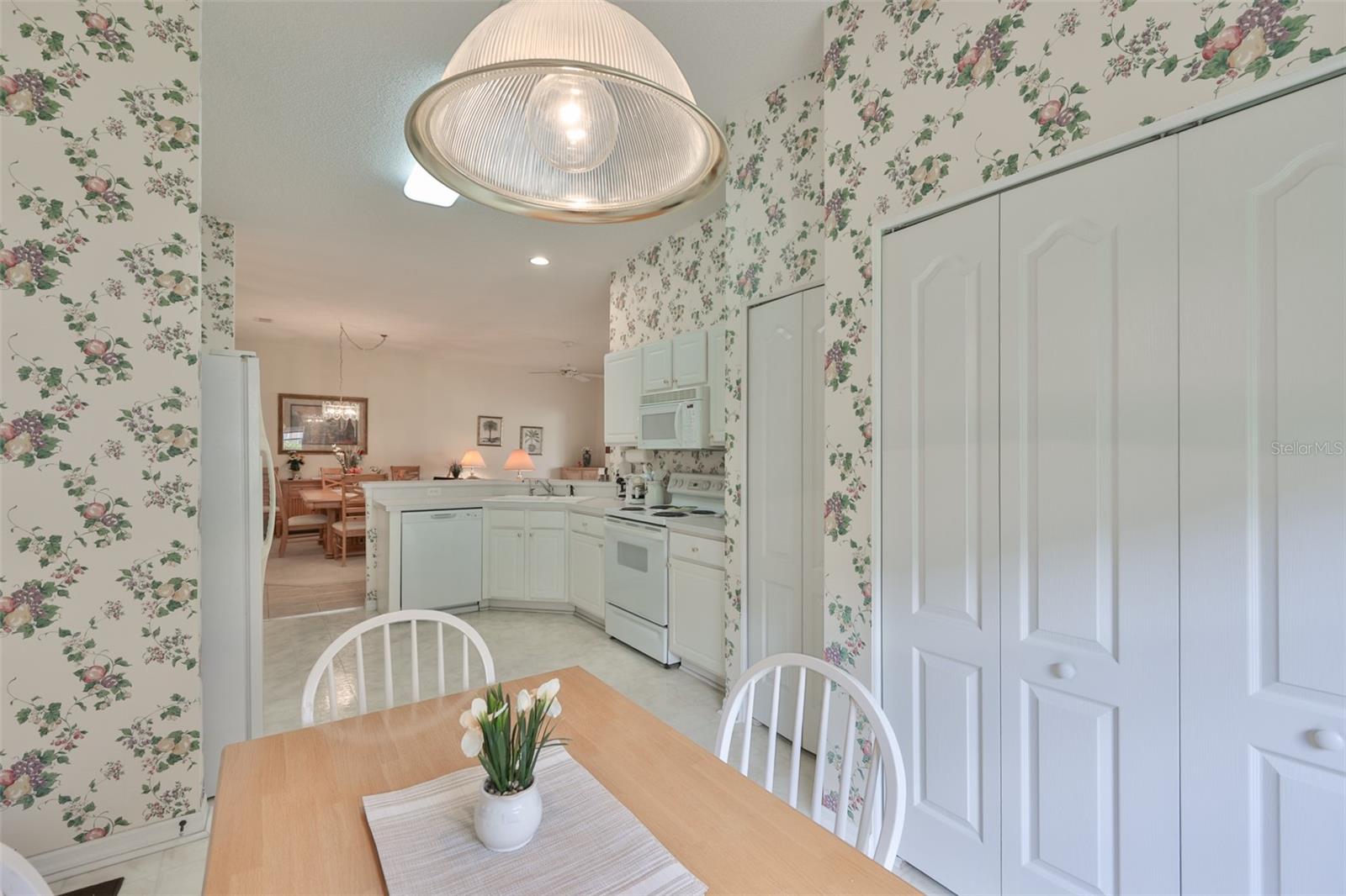 BROOKFIELD CONDO - Residential