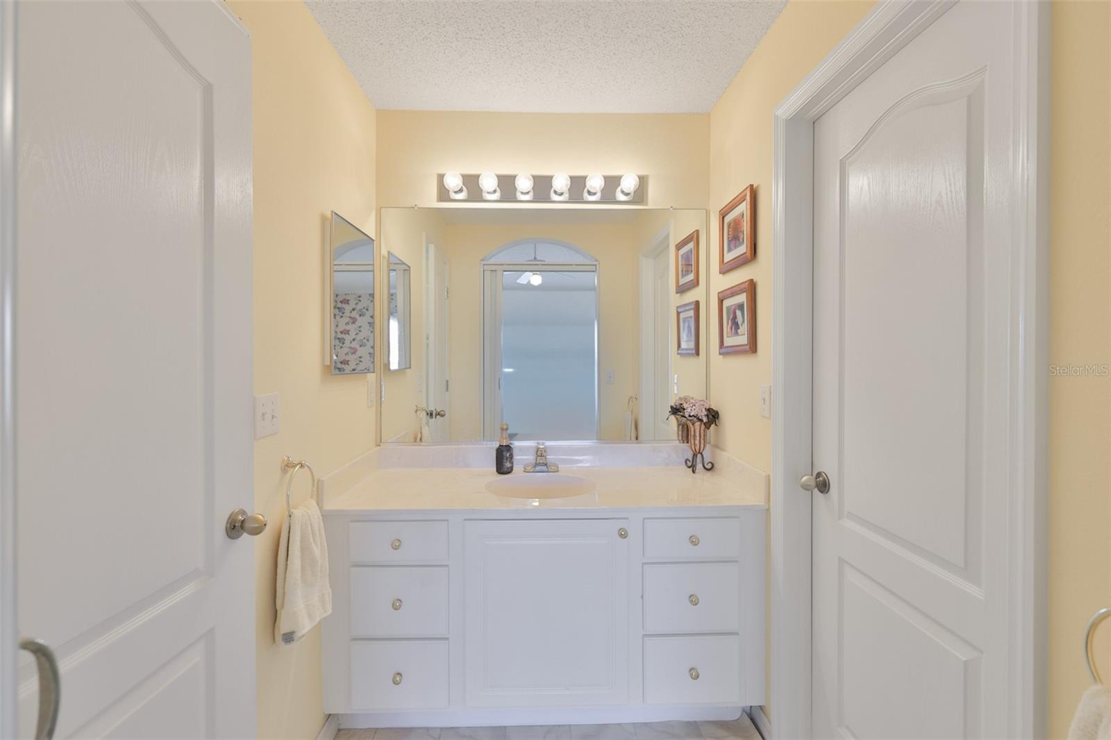 BROOKFIELD CONDO - Residential