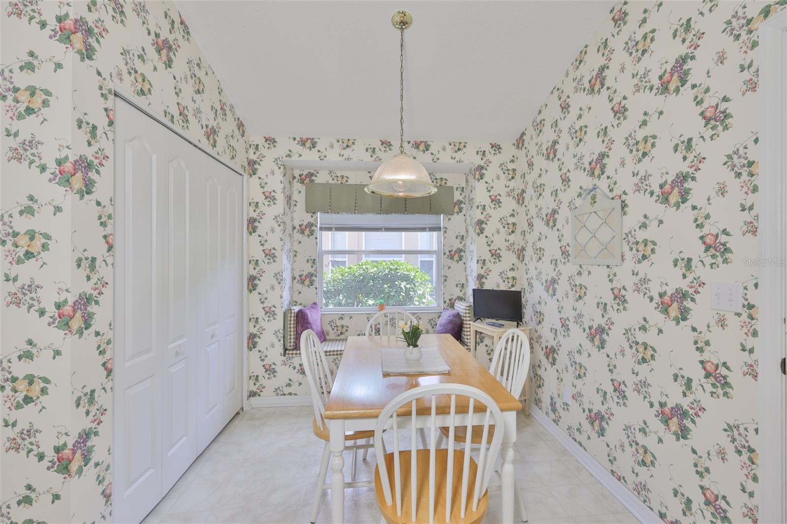 BROOKFIELD CONDO - Residential