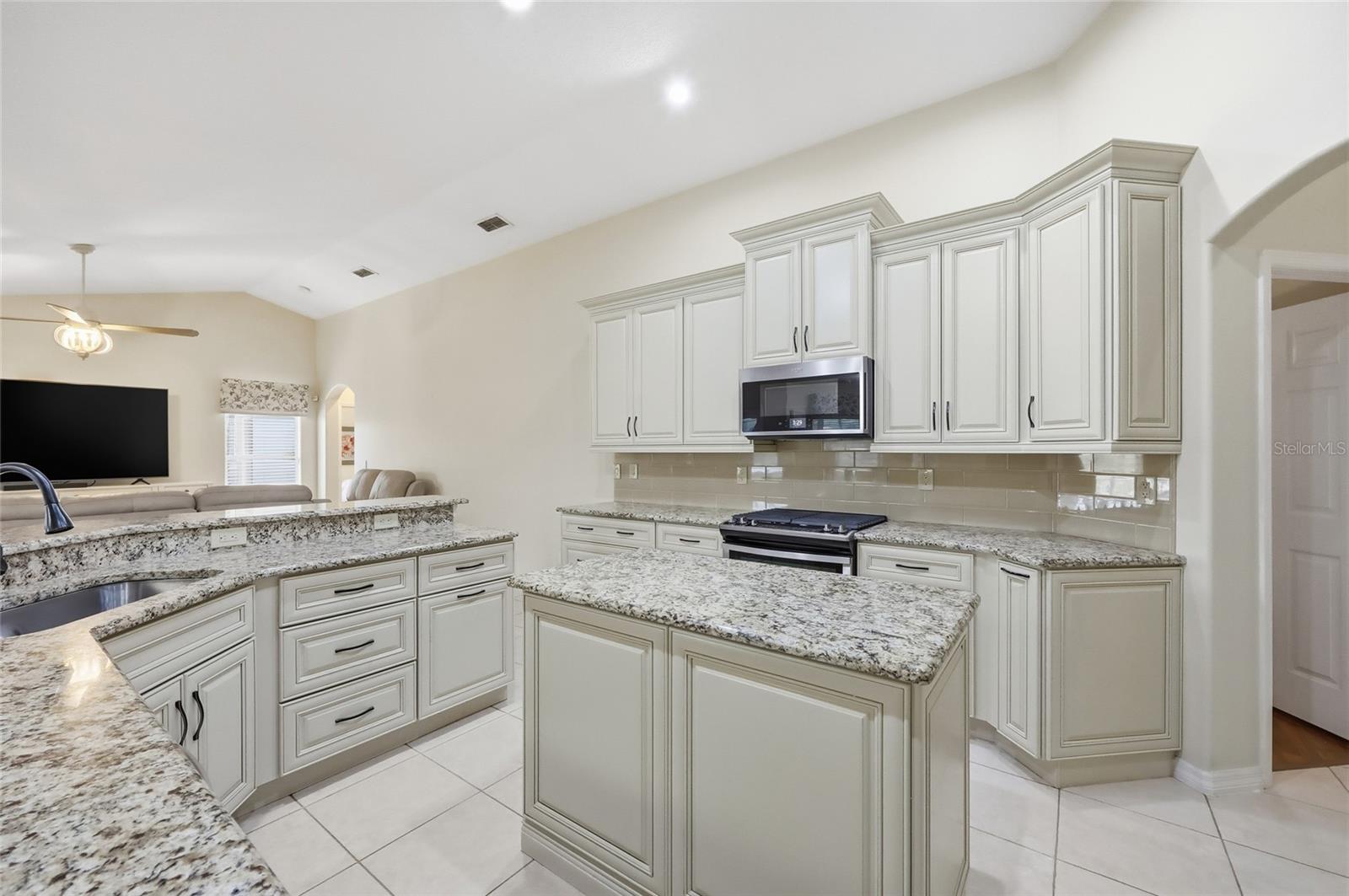 GREATER PINES PH 08 LT 802 - Residential