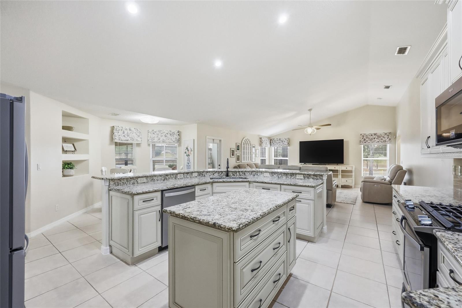 GREATER PINES PH 08 LT 802 - Residential