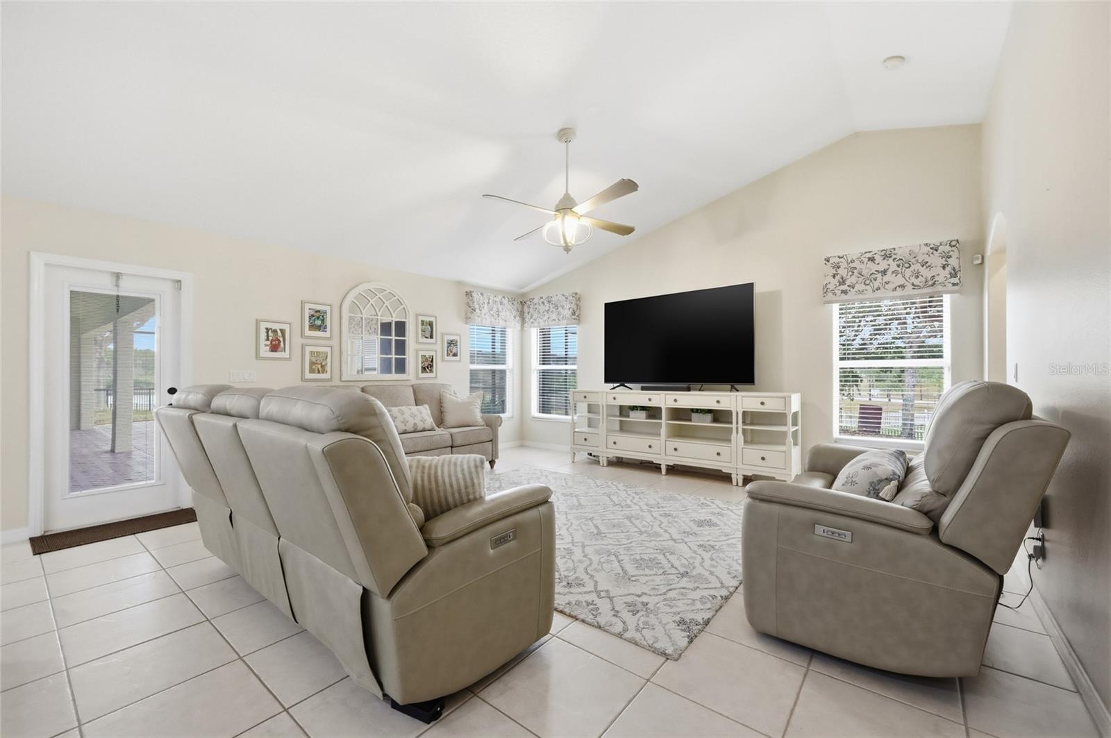 GREATER PINES PH 08 LT 802 - Residential