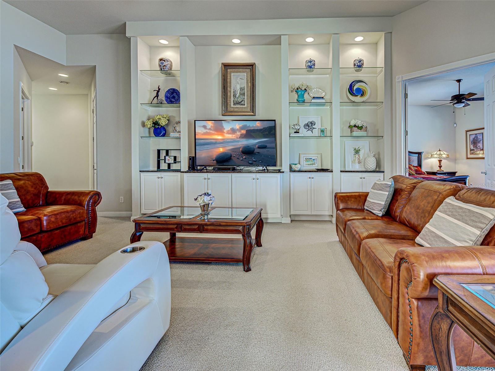 ISLANDWALK/WEST VILLAGE PH 1C - Residential