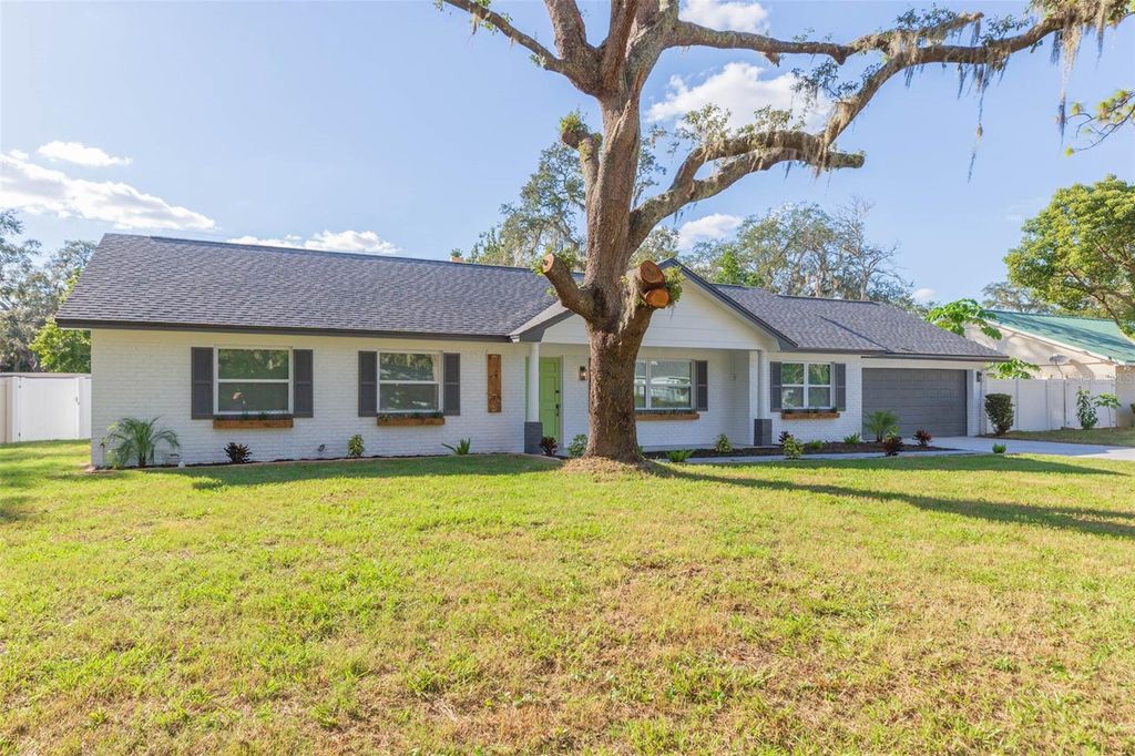 Photo of 713 Grand Circle, Temple Terrace, FL 33617 (MLS # TB8438992)