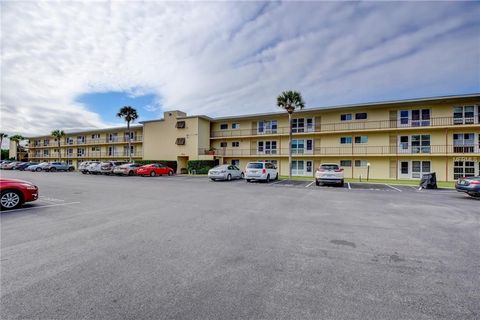 A home in DAYTONA BEACH