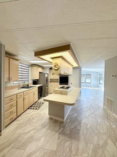 LAKESIDE HILLS ESTATES - Residential