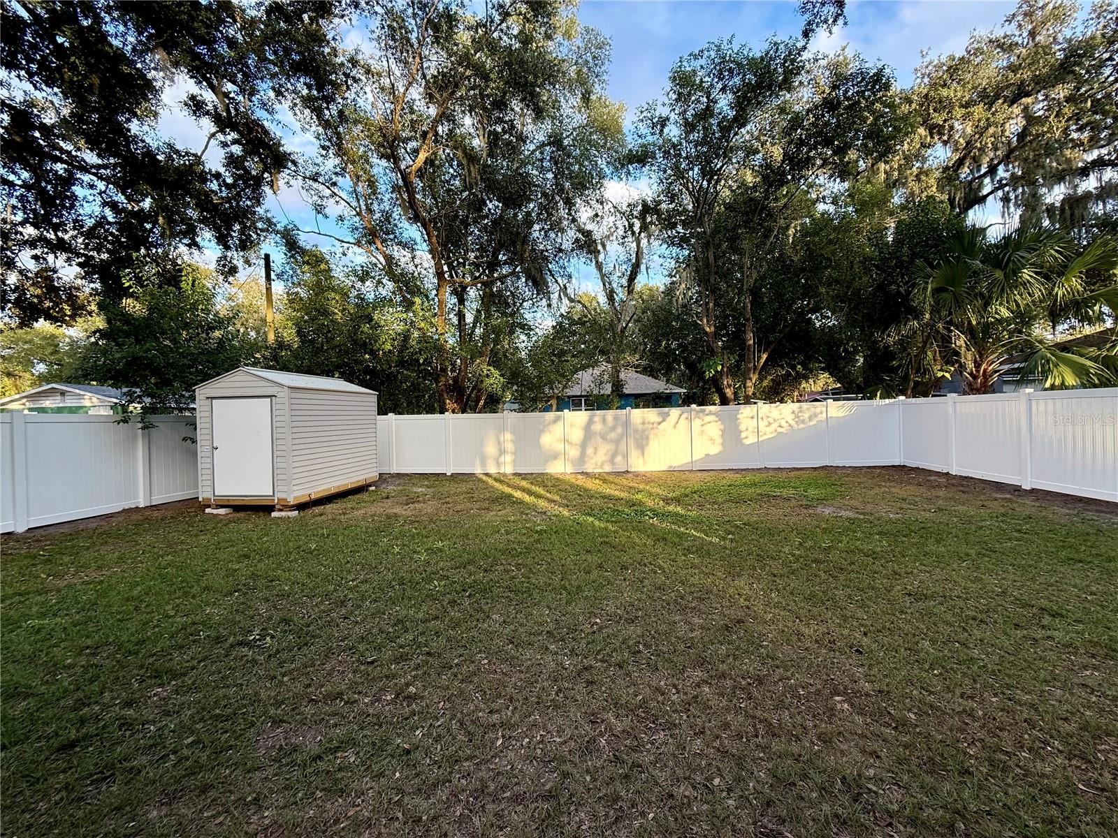 LINCOLN PARK - Residential Lease