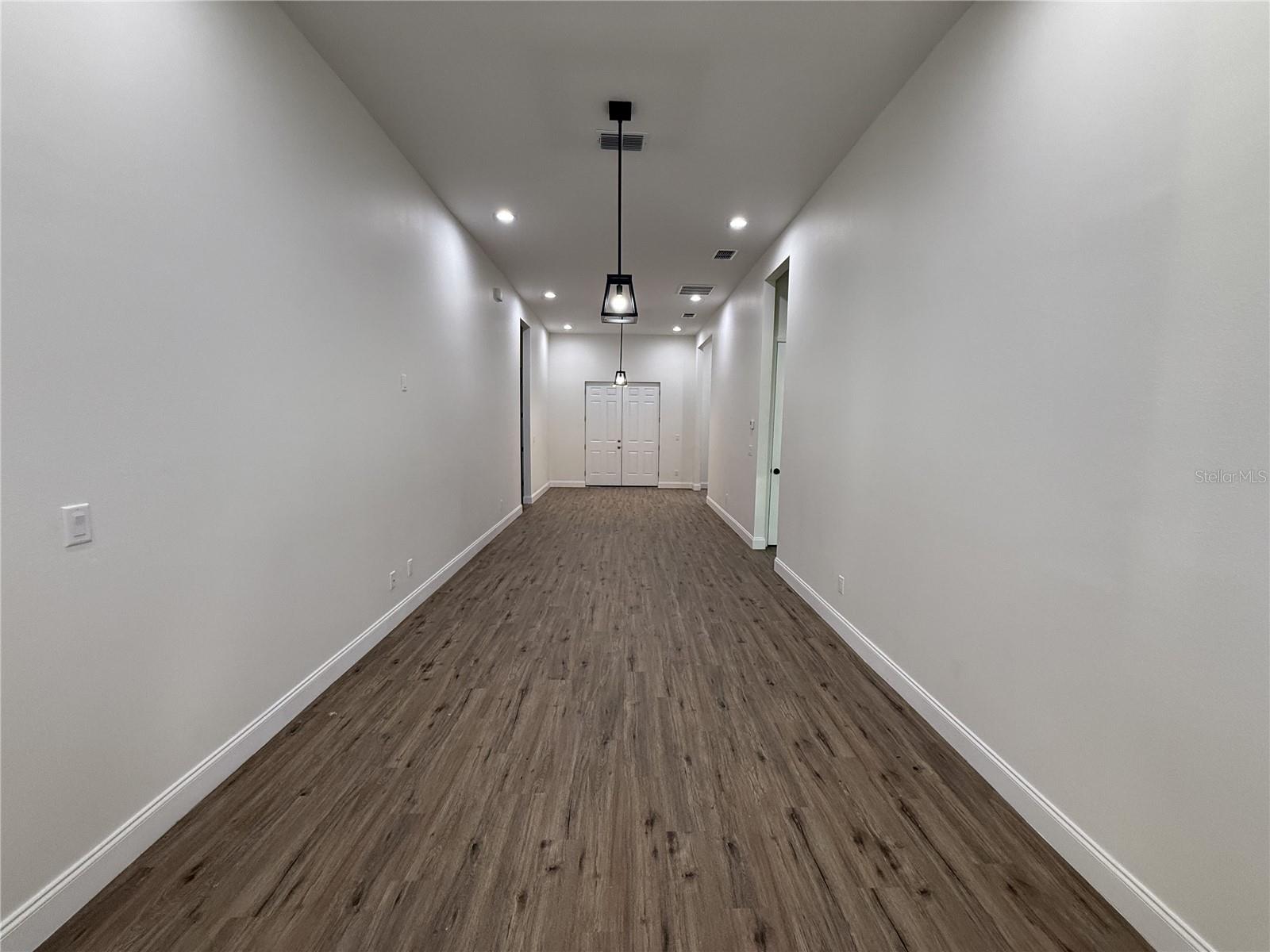 LINCOLN PARK - Residential Lease