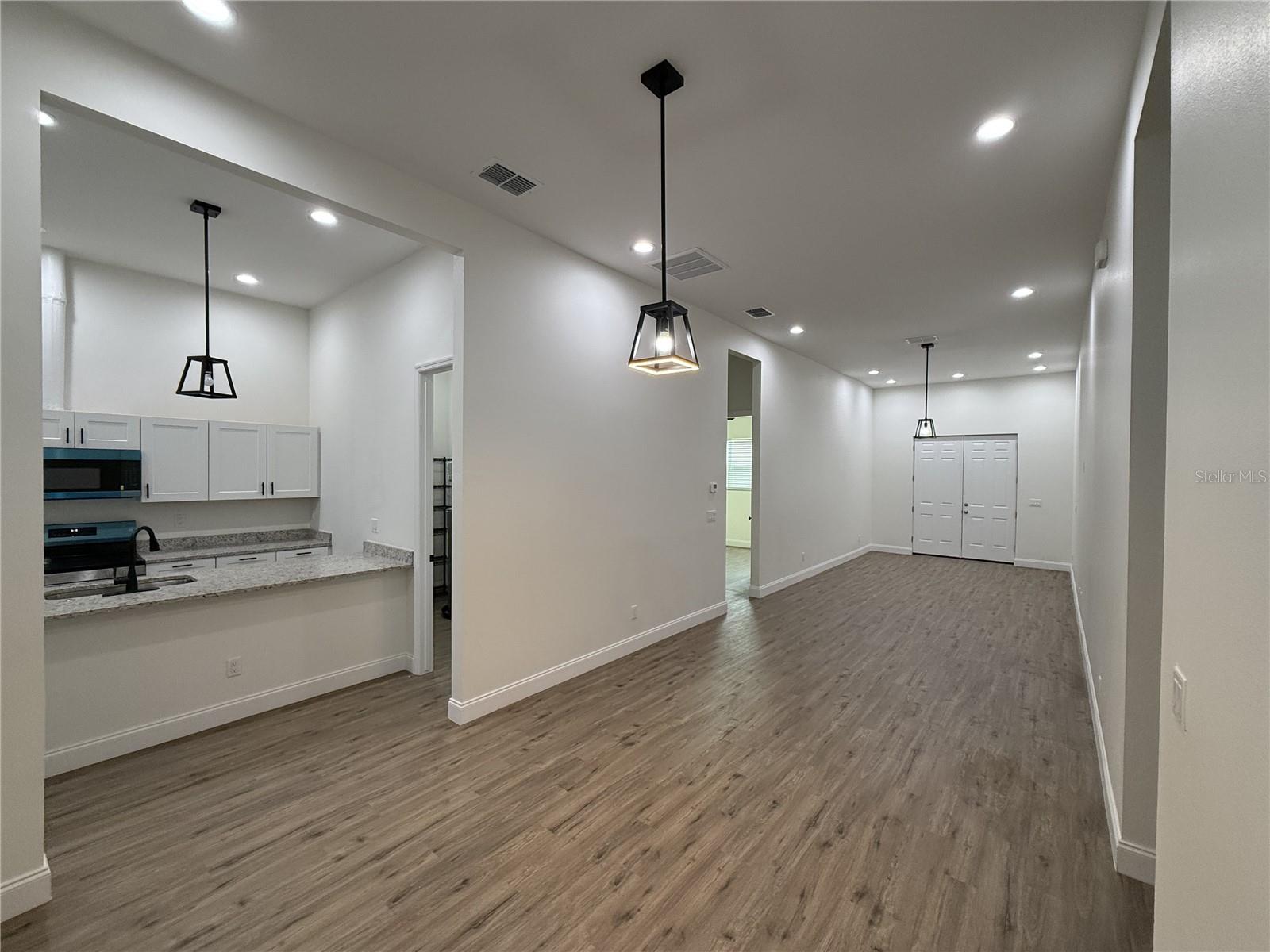 LINCOLN PARK - Residential Lease