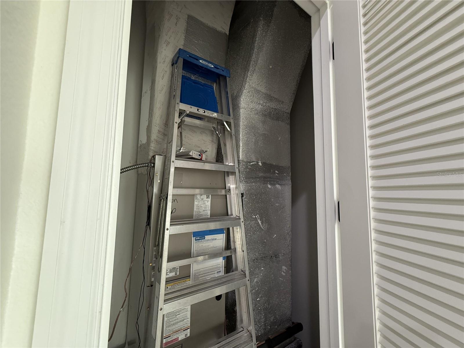 LINCOLN PARK - Residential Lease