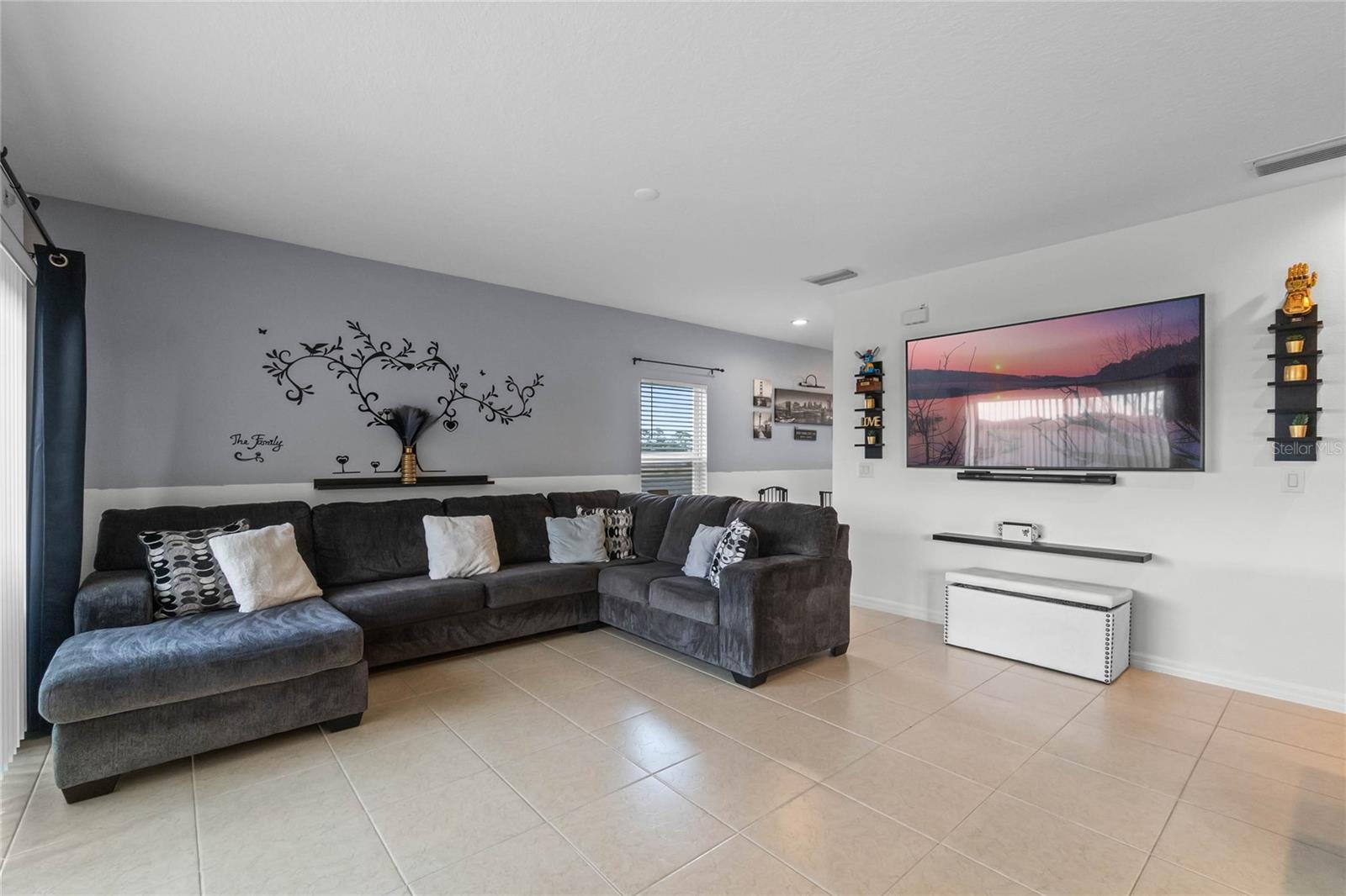 958 ANNA PLACE