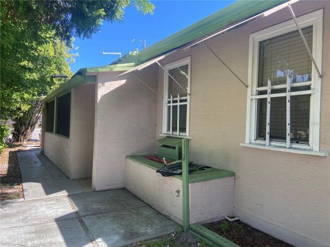 Photo of 4 Lynwood Court, Daytona Beach, FL 32119 (MLS # V4948144)