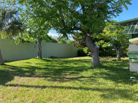 Photo of 4 Lynwood Court, Daytona Beach, FL 32119 (MLS # V4948144)