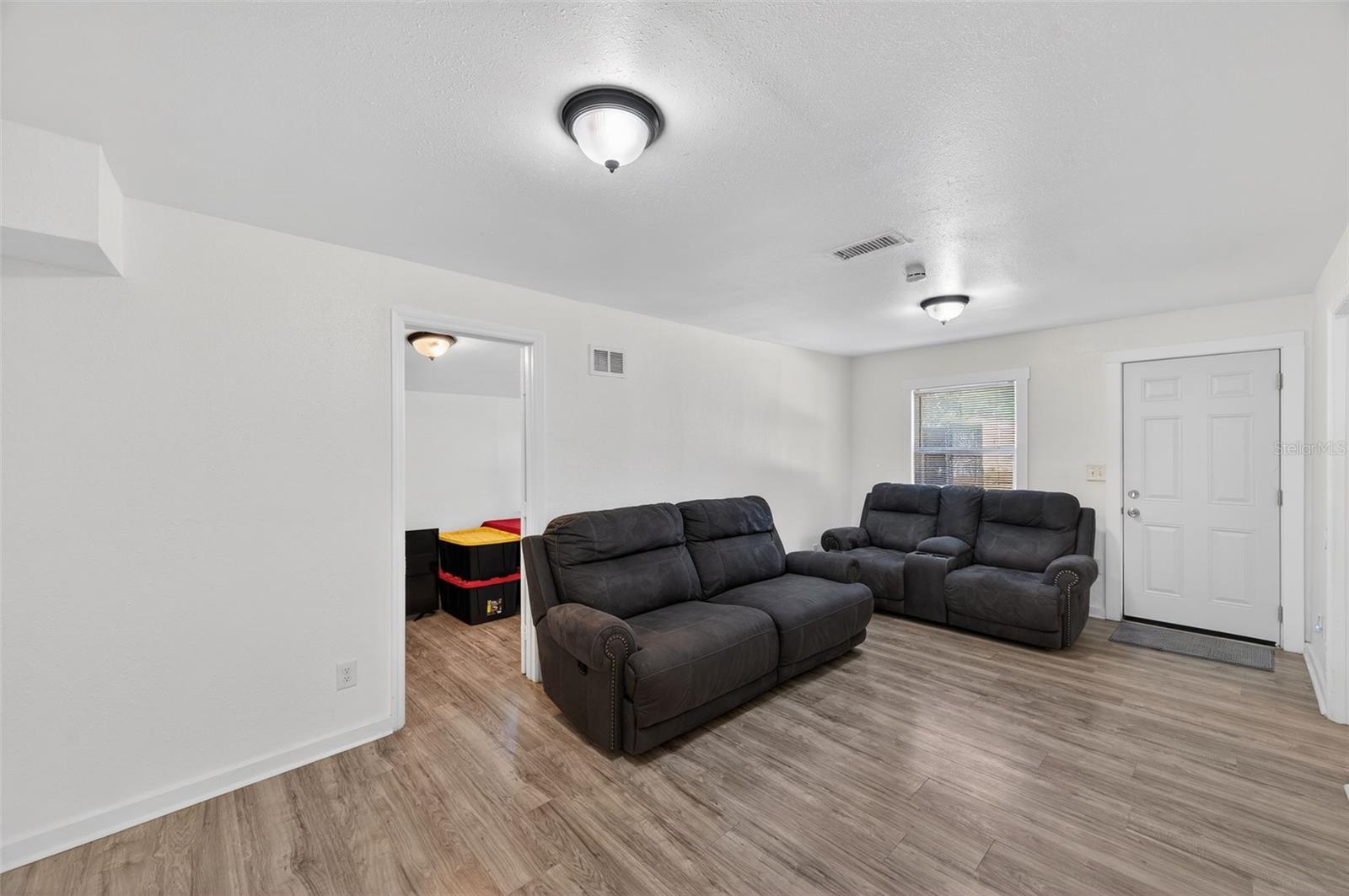 FOREST HEIGHTS REV - Residential Lease