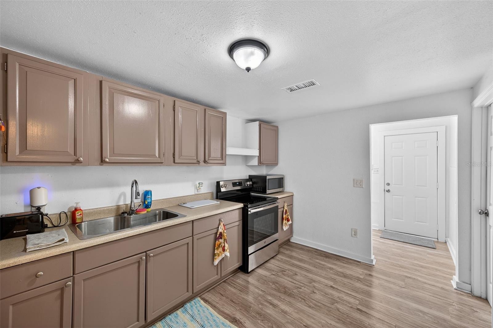 FOREST HEIGHTS REV - Residential Lease