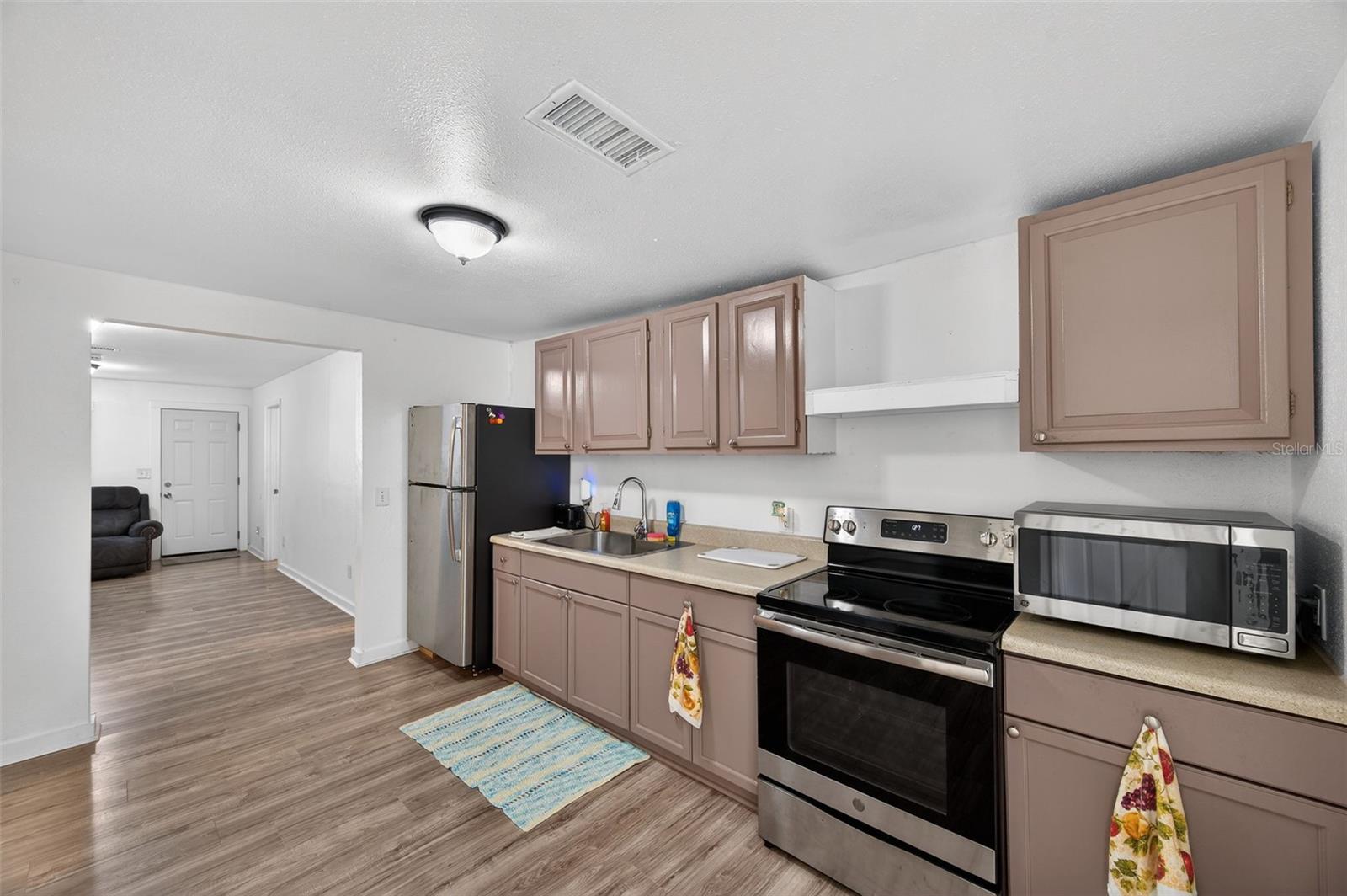 FOREST HEIGHTS REV - Residential Lease