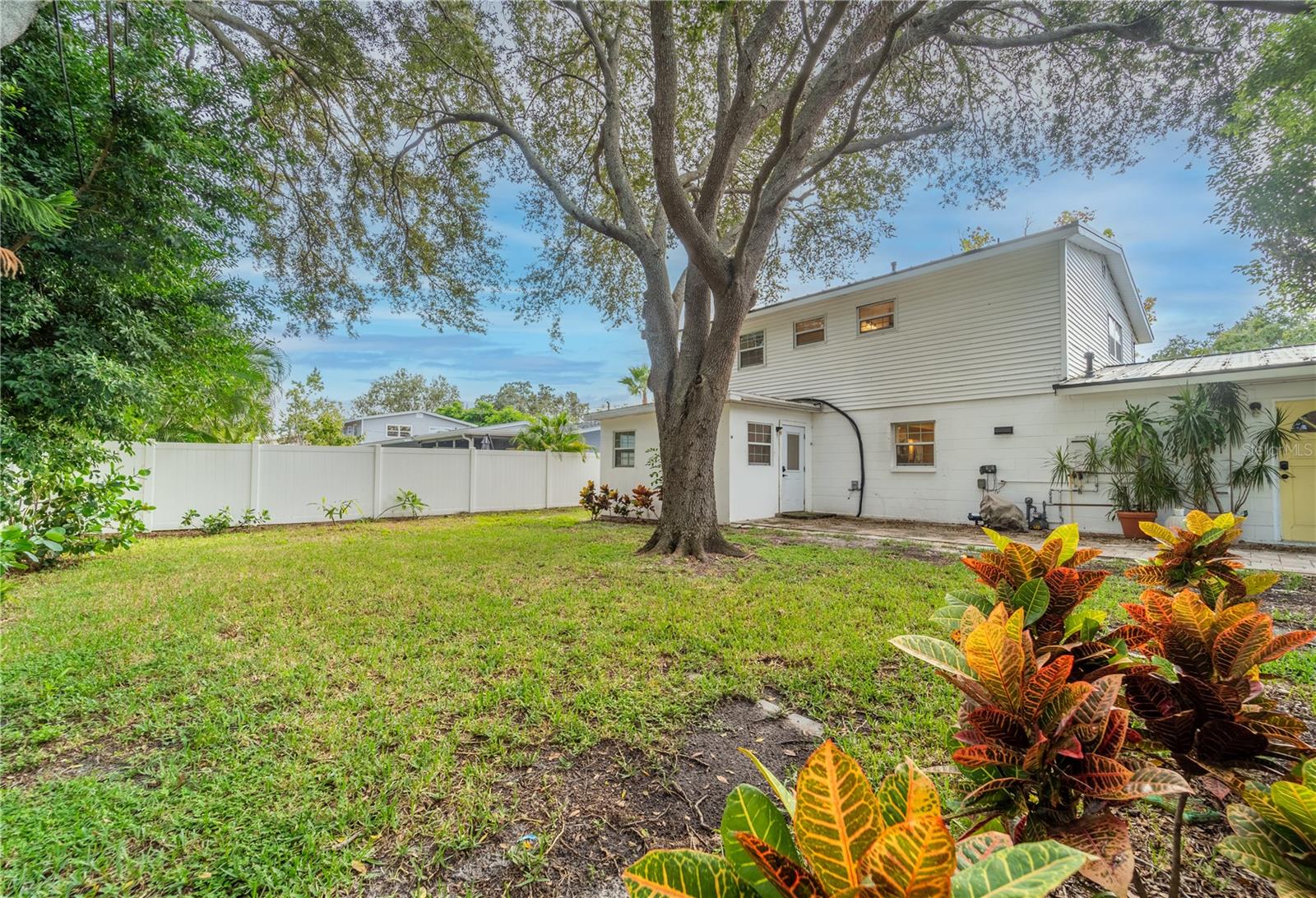 WINSTON PARK - Residential Lease