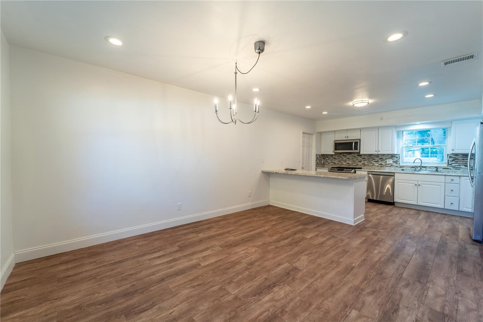 WINSTON PARK - Residential Lease