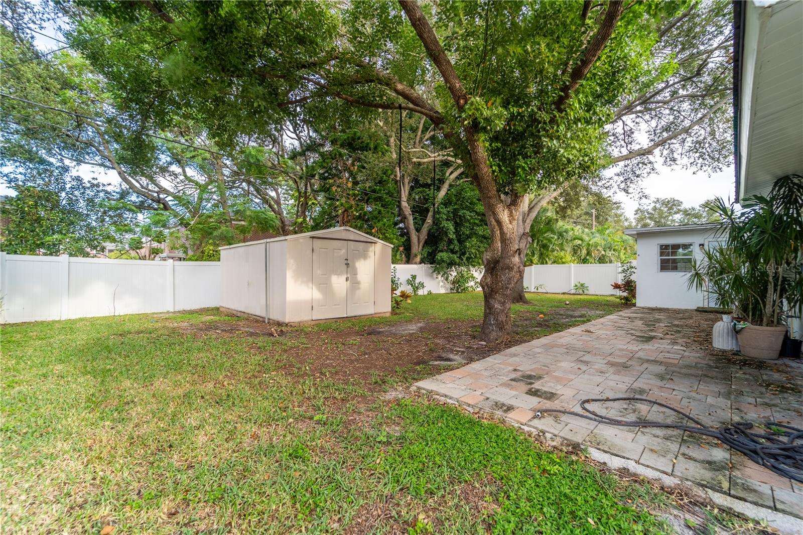 WINSTON PARK - Residential Lease