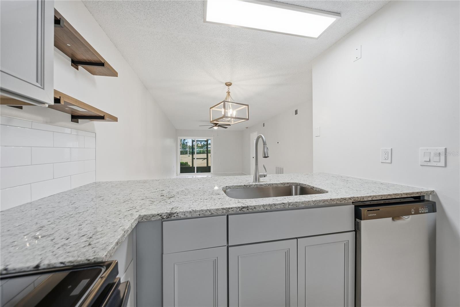 TALIA CONDO - Residential