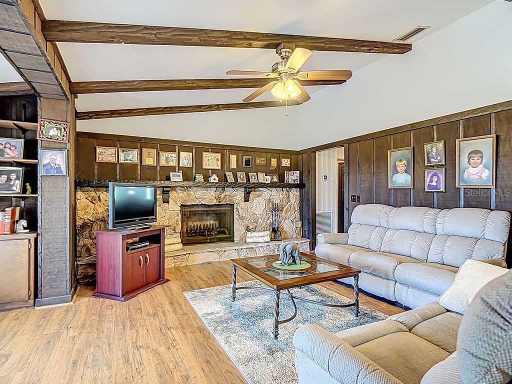 LEISURE SHORES - Residential