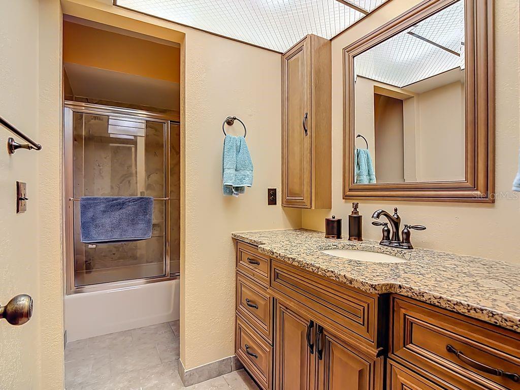 LEISURE SHORES - Residential