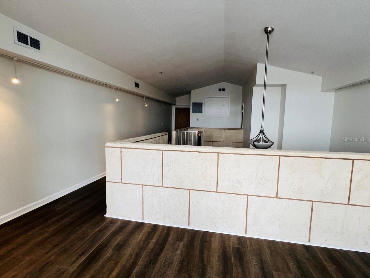 EUROPEAN VILLAGE - Residential Lease