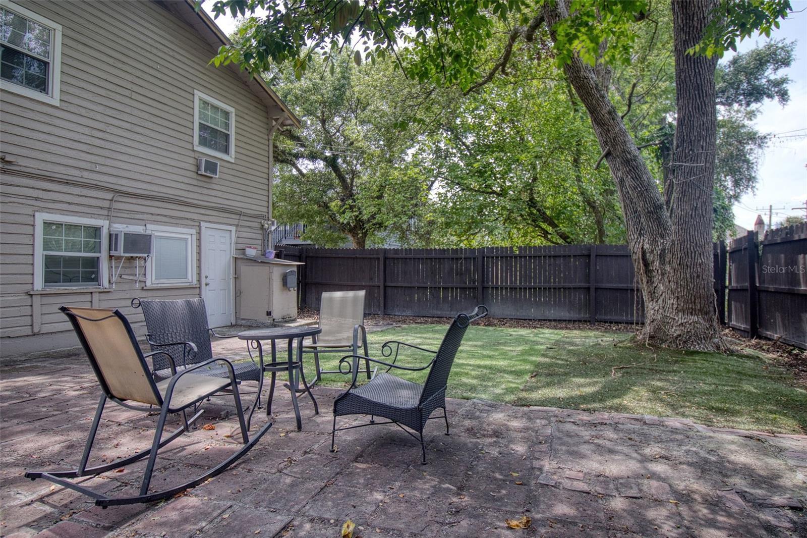 206 E IDA STREET