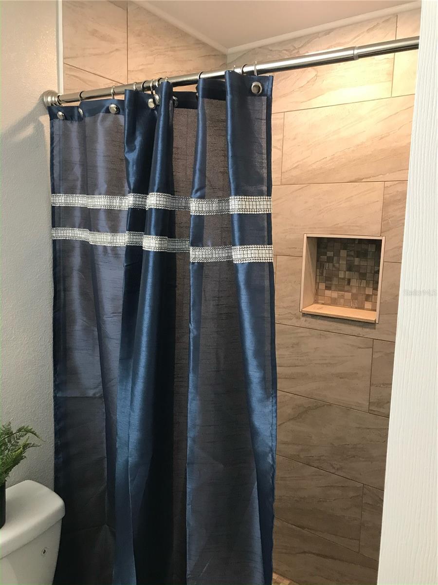 LINCOLN PARK ADD - Residential Lease